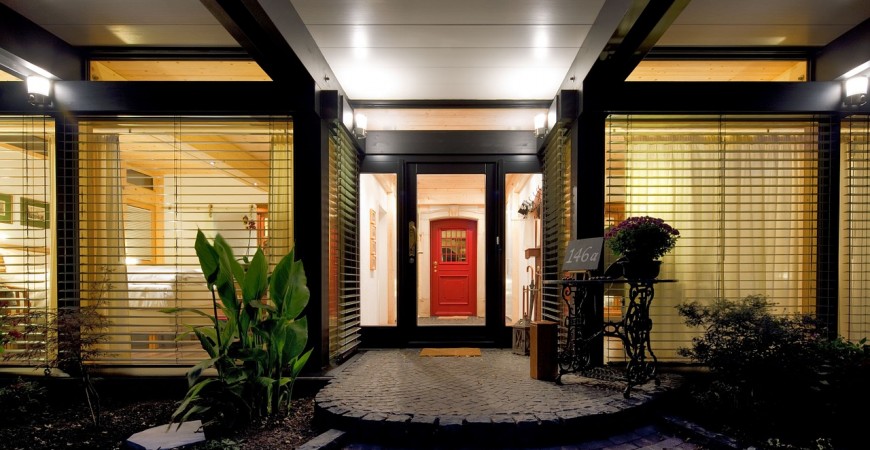 Single hinged doors