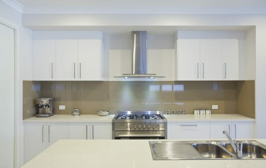 Flatpack Kitchens VS. Custom Kitchens – Which is the better option Flatpack Kitchens VS. Custom Kitchens – Which is the better option