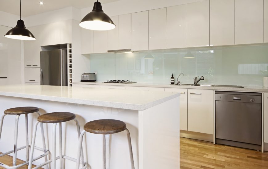 Choosing the Right Cabinets for a Kitchen Renovation Choosing the Right Cabinets for a Kitchen Renovation